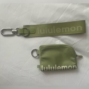 Never lost keychain with matching Clippable Card Pouch in Edamame Green